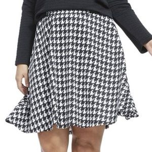 Like New Lucie Lu Skater Skirt in Houndstooth